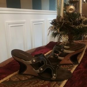 Aerosols leather sandals